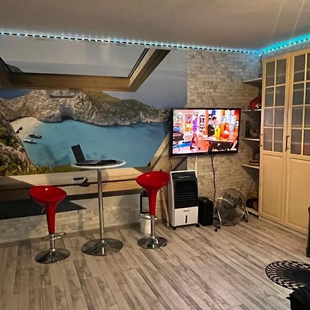 Monfas Apartment Provence In プラハ エクステリア 写真