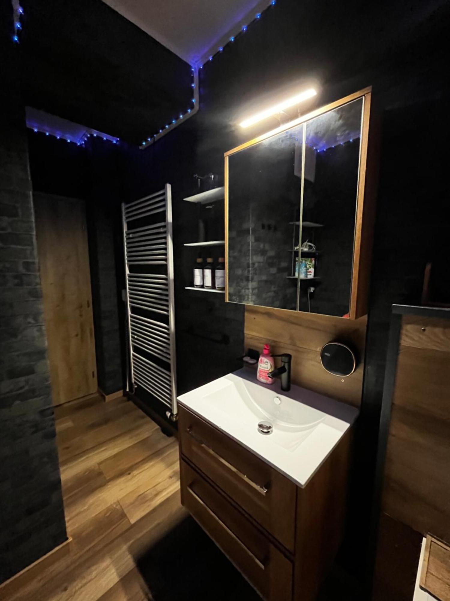 Monfas Apartment Provence In プラハ エクステリア 写真