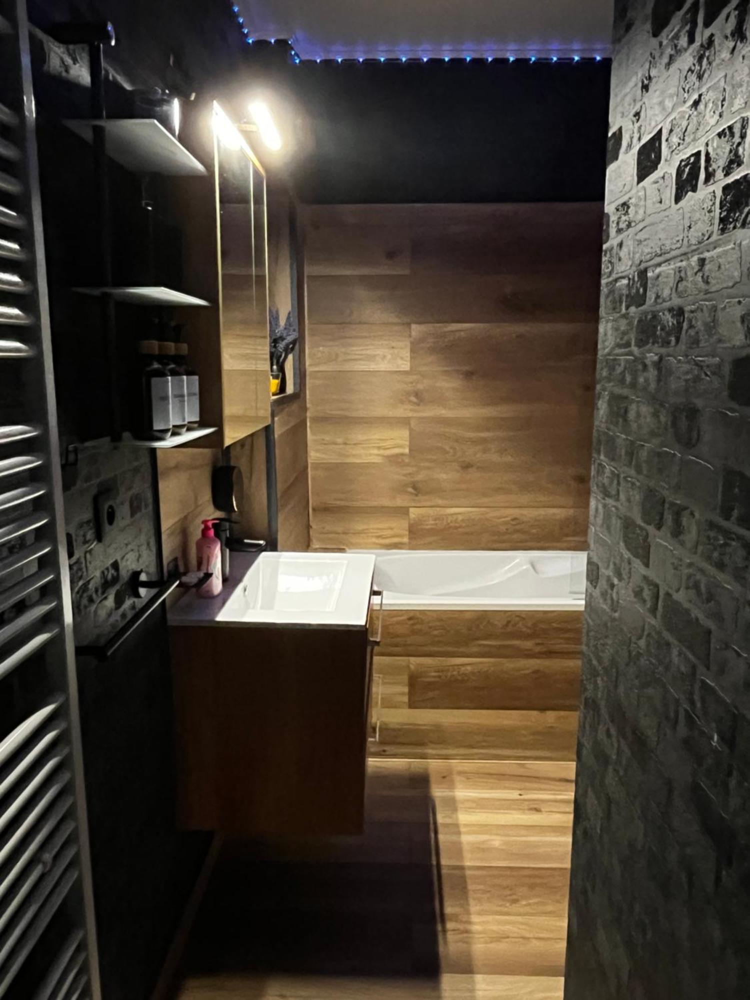 Monfas Apartment Provence In プラハ エクステリア 写真