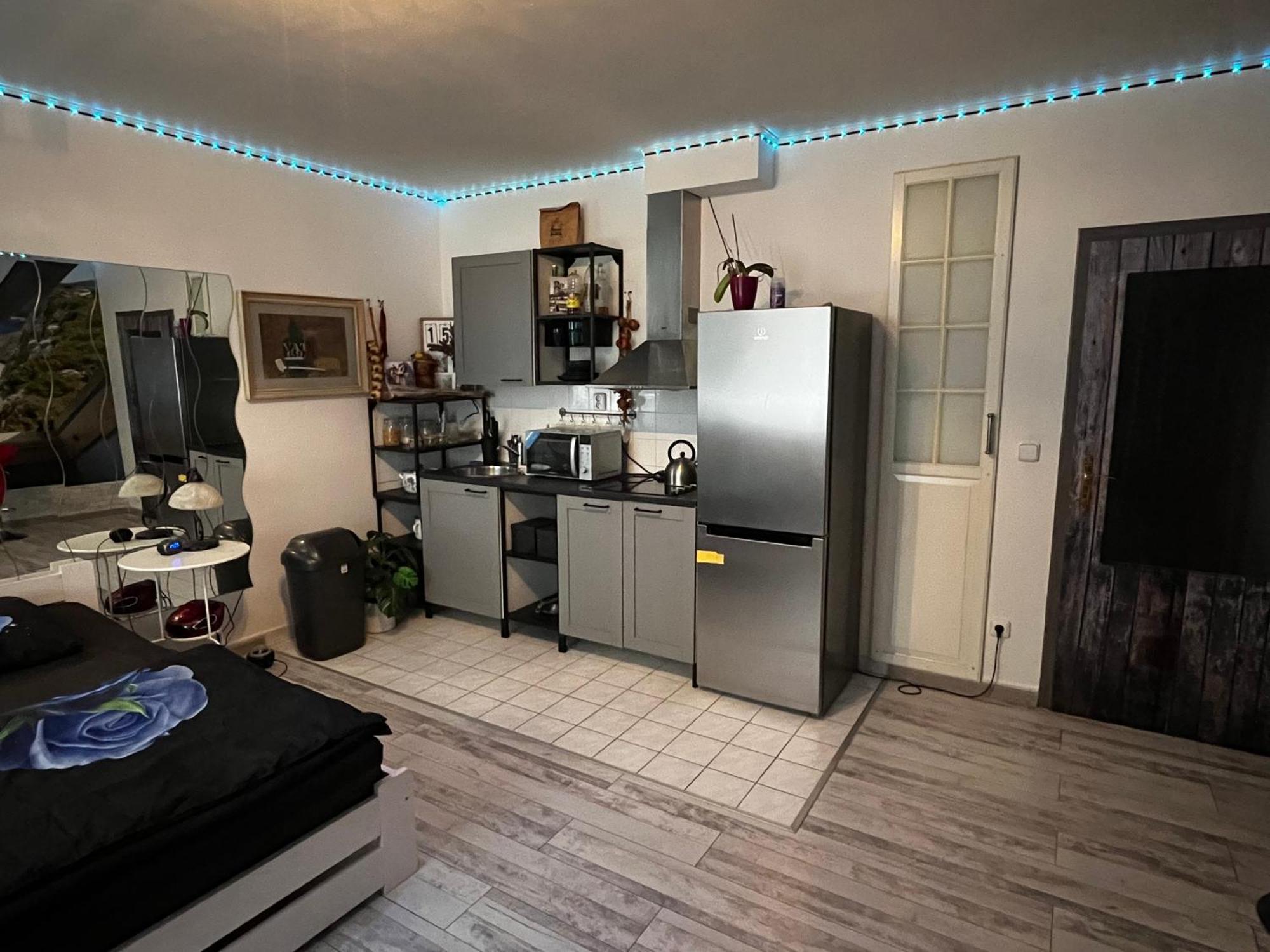 Monfas Apartment Provence In プラハ エクステリア 写真